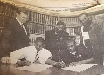 Dwayne Swoop Simpson at a signing